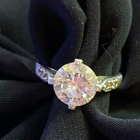 Vintage 925 sterling CZ size 8 ring Thailand - Picture 1 of 8
